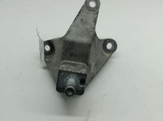 купить Кронштейн КПП опорный на Ford Focus I (1998-2005)