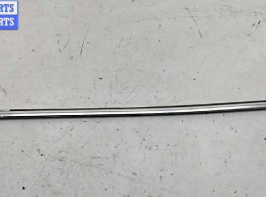 купить Молдинг стекла двери задней левой наружный на Volkswagen Passat B5+ (GP)