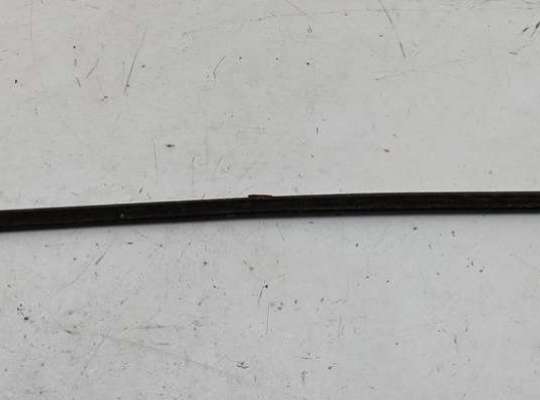 купить Молдинг стекла двери задней левой наружный на Volkswagen Passat B5+ (GP)