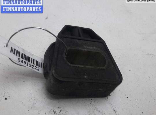 купить Кронштейн радиатора на Volkswagen Golf-4