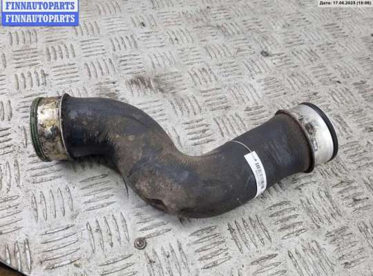 Патрубок интеркулера VG2370714 на Volkswagen Passat B6