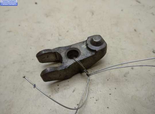 купить Скоба (кронштейн) крепления форсунки на Volkswagen LT (1996-2006)