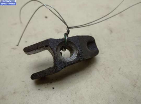 купить Скоба (кронштейн) крепления форсунки на Volkswagen LT (1996-2006)