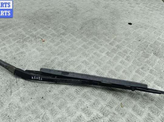 купить Щеткодержатель (поводок стеклоочистителя) передний на BMW 5 E39 (1995-2003)