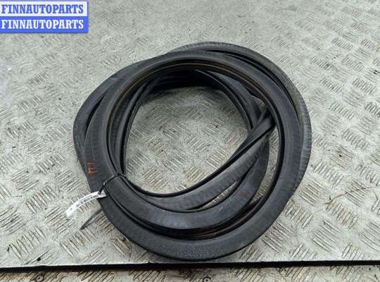 купить Уплотнитель двери передней левой на Volkswagen Passat B6