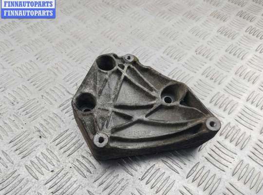 Кронштейн прочее на Opel Zafira A