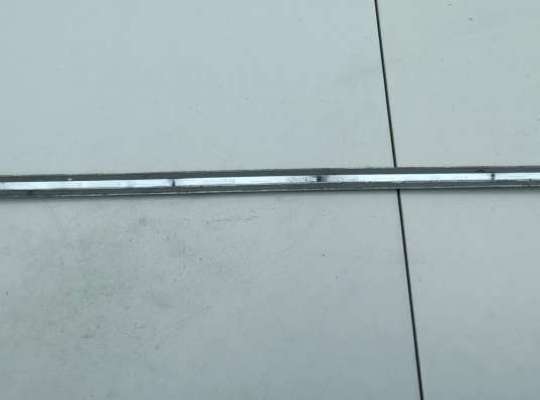 купить Молдинг двери задней правой на Volkswagen Passat B6