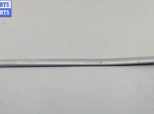 Молдинг двери передней правой VG2677204 на Volkswagen Passat B5+ (GP)