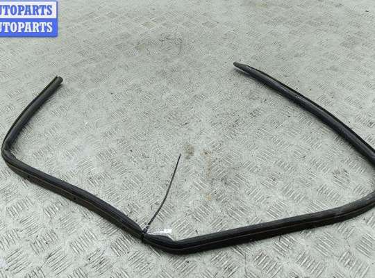 купить Уплотнитель на Peugeot 307