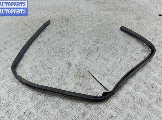 купить Уплотнитель на Peugeot 307