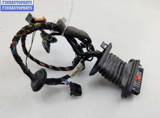 Проводка двери SK538392 на Skoda Fabia mk2 (5J) 2007-2014