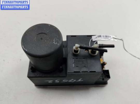 Компрессор центрального замка AU1704485 на Audi A4 B5 (1994-2001)