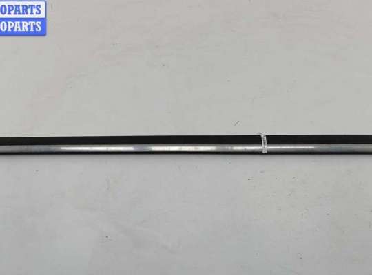 купить Молдинг двери передней правой на Volkswagen Passat B7