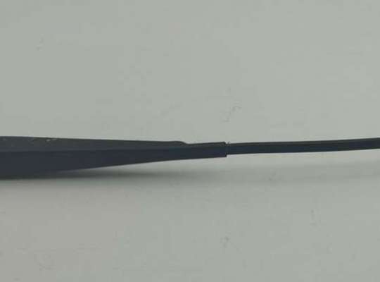Щеткодержатель (поводок стеклоочистителя) передний VG2756146 на Volkswagen Passat B5