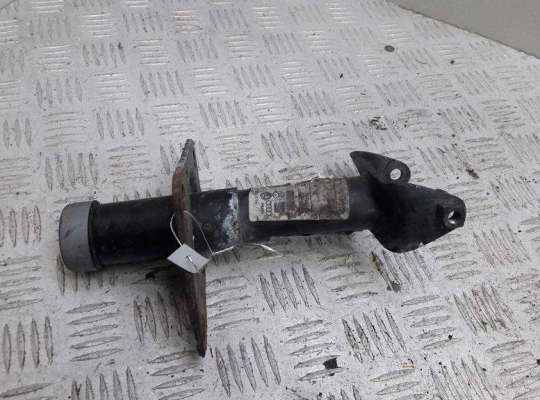 Кронштейн бампера переднего VG1781000 на Volkswagen Passat B5