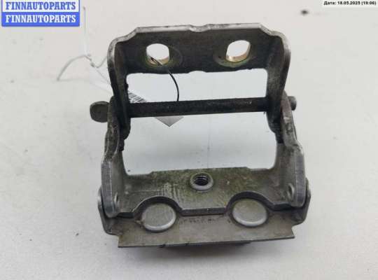 купить Петля крышки (двери) багажника на Ford Focus I (1998-2005)