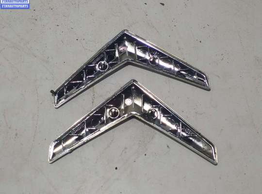 купить Эмблема на Citroen C3 Picasso