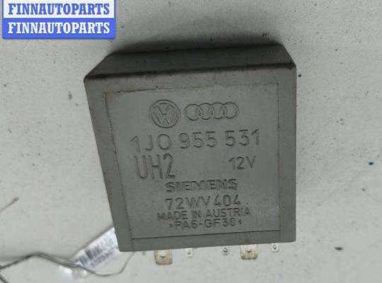 Реле стеклоочистителя (дворников) VG2755497 на Volkswagen Golf-4