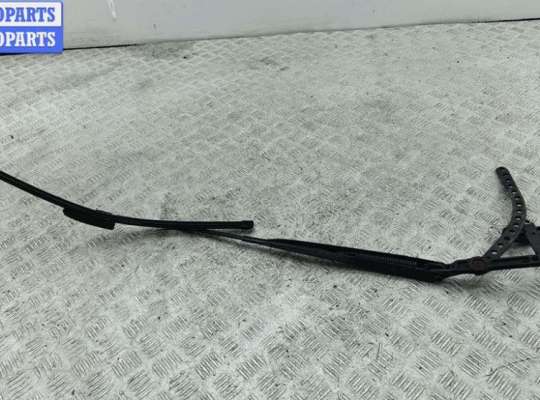 купить Щеткодержатель (поводок стеклоочистителя) передний на Renault Scenic II (2003-2009)