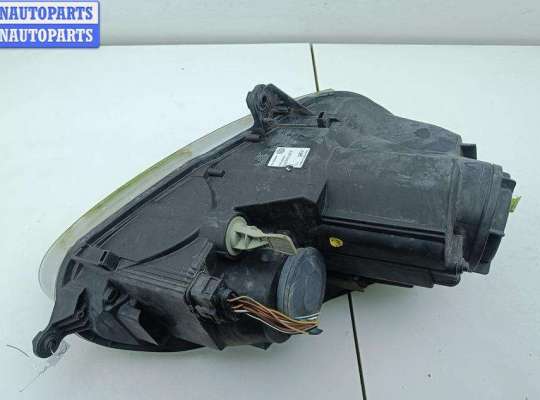 Фара передняя на Volkswagen Golf V (1K)
