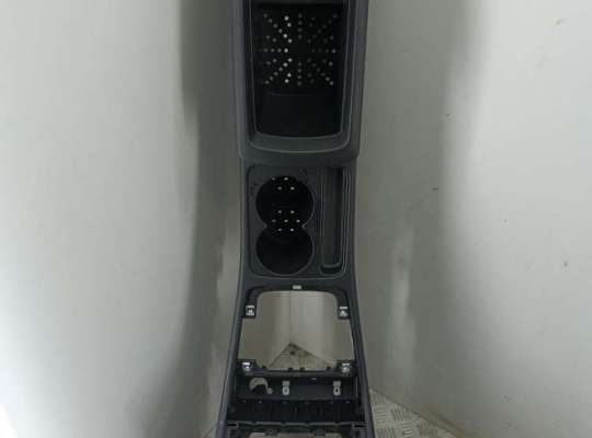 купить Подлокотник на Volkswagen Passat B6