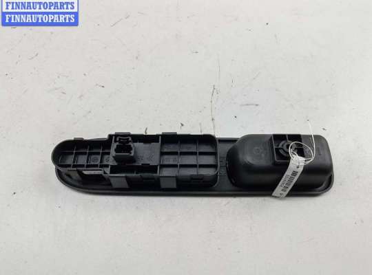 купить Кнопка стеклоподъемника переднего правого на Peugeot 307