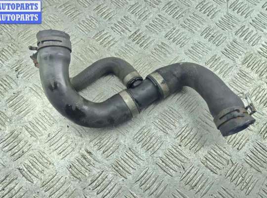 Патрубок радиатора OP2392397 на Opel Zafira B (2004-2014)