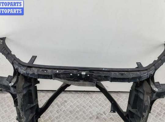 Панель передняя (телевизор) на Audi Q7 (4L)