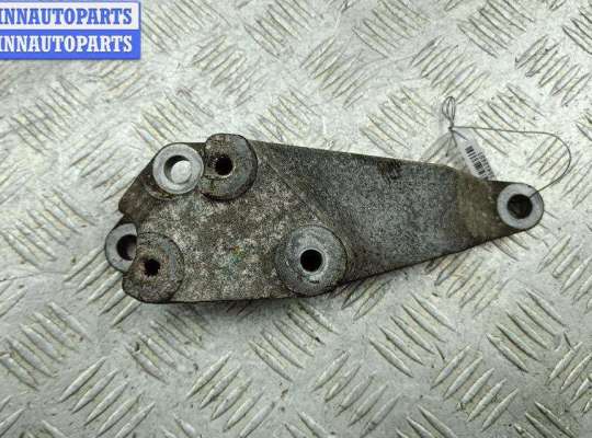 Кронштейн КПП опорный OP2402333 на Opel Signum (2003-2008)
