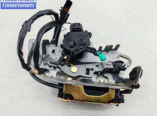 Замок двери сдвижной правый DGQ5468 на Chrysler Voyager (2001-2007)