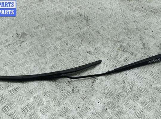 купить Щеткодержатель (поводок стеклоочистителя) передний на Mitsubishi Space Star (1998-2005)