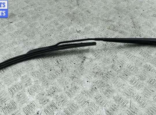 купить Щеткодержатель (поводок стеклоочистителя) передний на Mitsubishi Space Star (1998-2005)