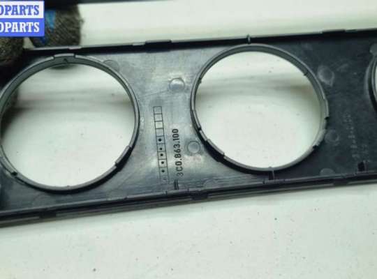 купить Накладка декоративная на Volkswagen Passat B6