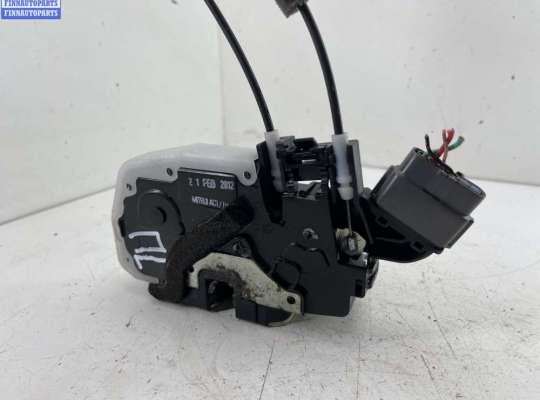 Замок боковой двери на Nissan Micra (K13)