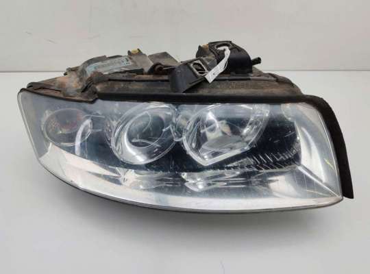 Купить Фара правая на Audi A4 B6 (2001-2004) Фара правая AU1771917 на Audi A4 B6 (2001-2004)