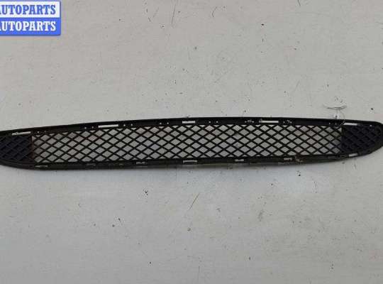 купить Решётка (заглушка) в бампер на Mercedes C-Class W203 (2000-2006)