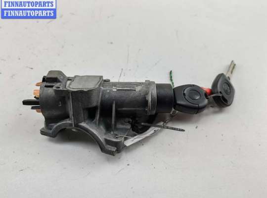 купить Переключатель поворотов на Volkswagen Passat B5