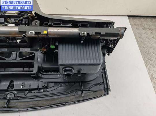 Панель передняя салона (Торпедо) на Ford Focus II