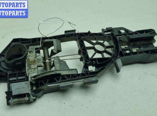 купить Корпус (держатель) ручки двери задней правой на Volkswagen Passat B6