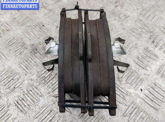 Колодки тормозные передние RN1547286 на Renault Laguna III (2008-2015)