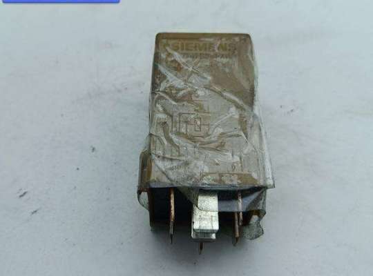 купить Реле стеклоочистителя (дворников) на BMW 5 E39 (1995-2003)