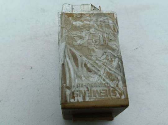 купить Реле стеклоочистителя (дворников) на BMW 5 E39 (1995-2003)