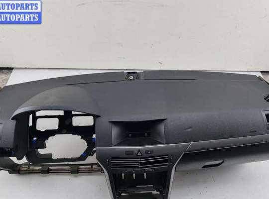 купить Панель приборная (торпедо) на Opel Astra H (2004-2009)
