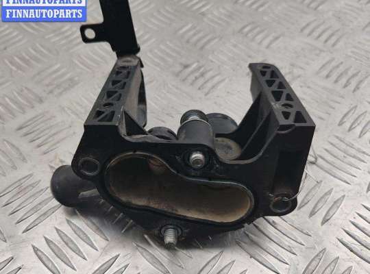 купить Фланец (тройник) системы охлаждения на Ford Focus II (2004-2011)