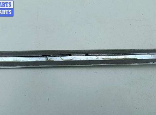 купить Молдинг двери задней левой на Volkswagen Passat B6