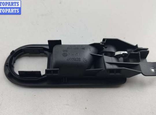 купить Ручка двери внутренняя передняя левая на Volkswagen Passat B5+ (GP)