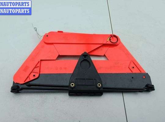 купить Знак аварийной остановки на Audi A6 C5 (1997-2005)