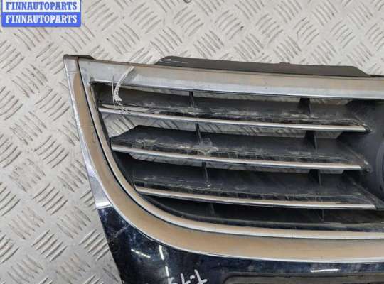 купить Решетка радиатора на Volkswagen Touran