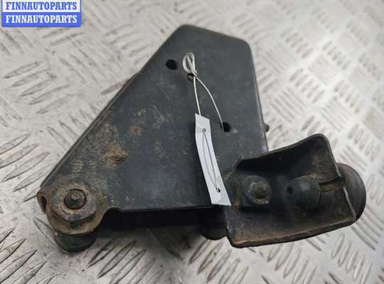 купить Кронштейн КПП опорный на Volkswagen Transporter T4