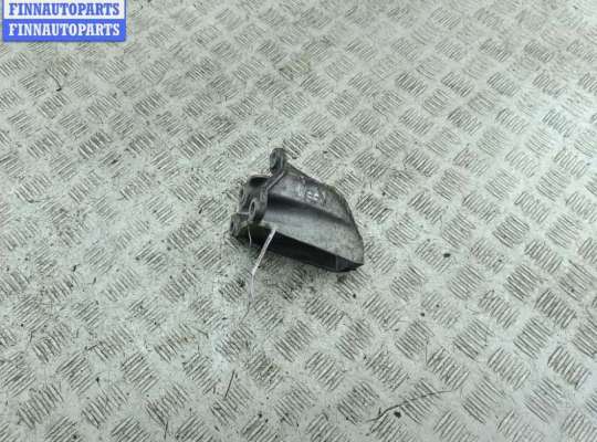 купить Кронштейн КПП опорный на Volkswagen Passat B5